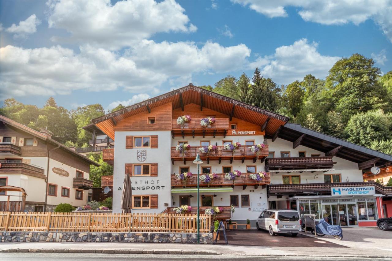 萨尔巴赫Gasthof Alpensport - Joker Card Included -住宿加早餐旅馆 外观 照片